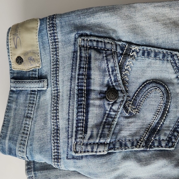 Silver Suki Mid Capri Super Stretch Lightwash Jeans Size 31 - Picture 7 of 14